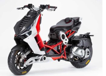 Nejslavnější skútr od Italjet Dragster je zpět