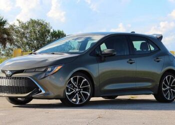 Toyota Corolla se nabízí i jako sedan