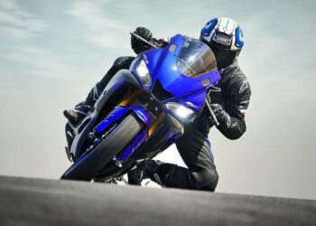 Nová Yamaha XZF-R3 má nový vzhled i podvozek