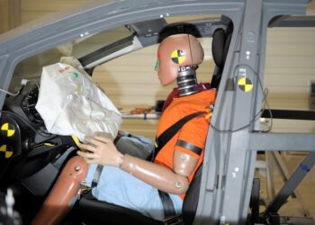 Vnější airbag od ZF supluje deformační zónu