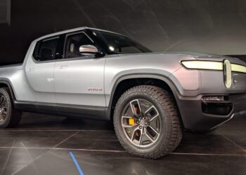 Představujeme vám nový elektrický pick-pu Rivian R1T