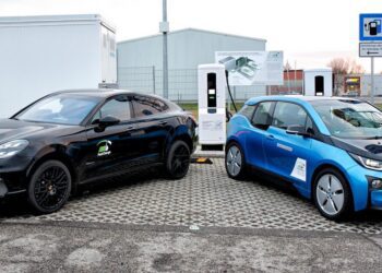 Ryhlonabíječka od BMW a Porsche nabije za tři minuty dojezd 100 km