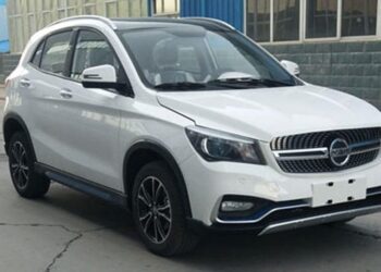 Čínský elektrický crossover K-One atakuje design GLA od Mercedesu