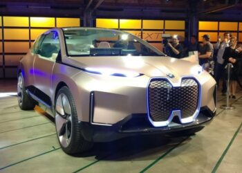 BMW testuje elektrické Vision iNext