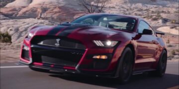 Jak vypadá legendární kráska Eleanor (Ford Mustang Shelby GT500) dnes? Mrkněte na model roku 2020.