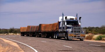 Silniční vlak (Road Train) na evropských silnicích těžko uvidíme