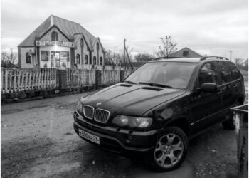 Poškodil vám auto neznámý pachatel? Víme, jak získat náhradu škody