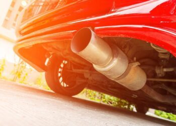 Sportovní doplňky pro váš automobil. Pořiďte ventily, budíky a mnoho dalšího