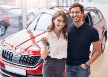 Podle čeho si vybírají auta muži – a co je důležité pro ženy?