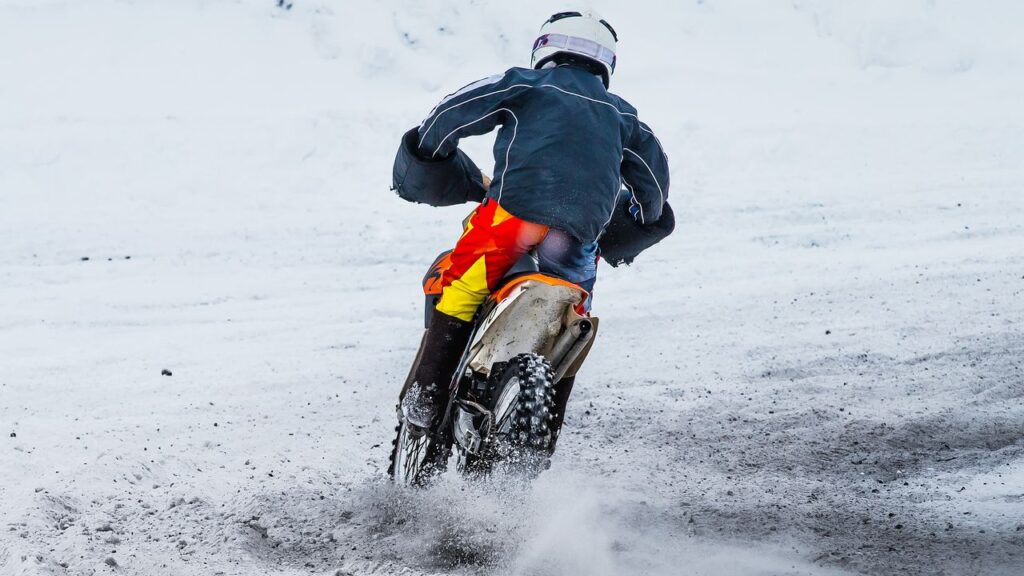 jizda na snehu motorka jizda na snehu motorka