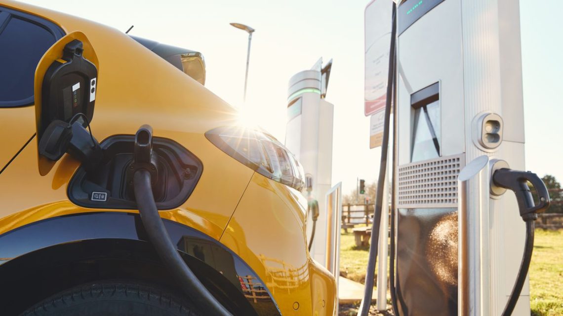 nabijecka a elektromobil foto nabijecka a elektromobil foto