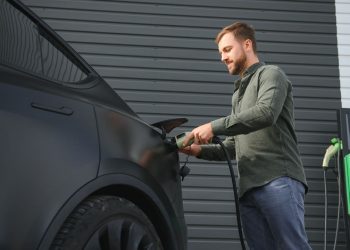 nabijecka nabijeni vozu