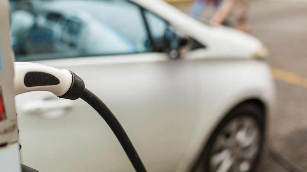 nabijeni vozu elektromobil