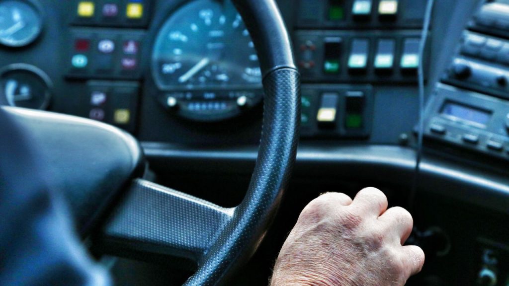 rizeni kamionu kabina