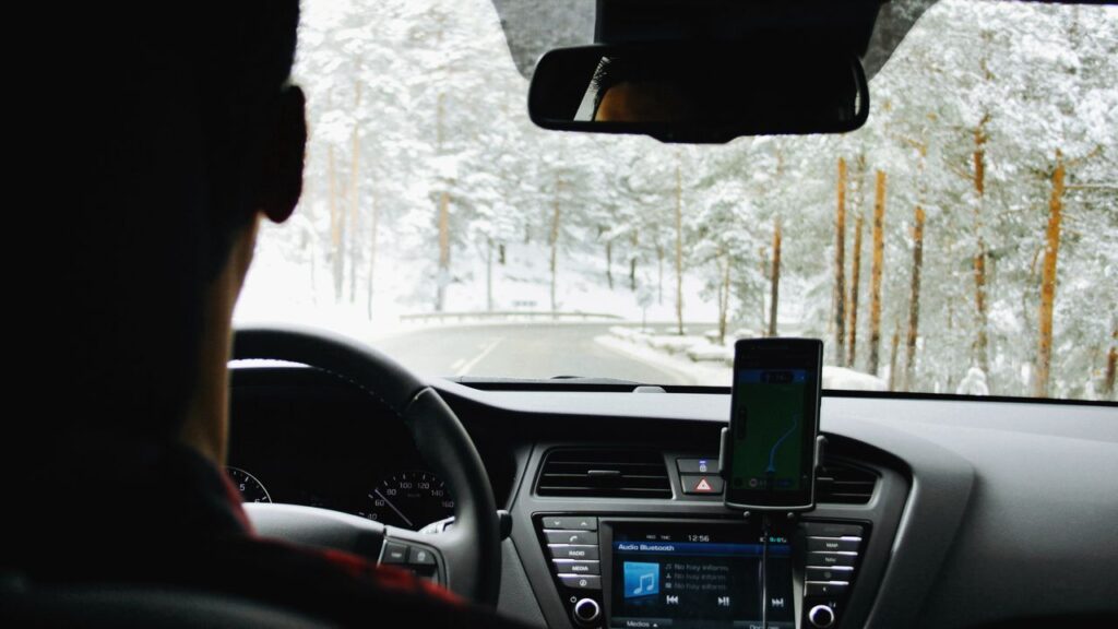 snih na silnici jizda