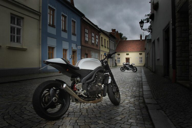 kossi007 motorbike 2365646 1280