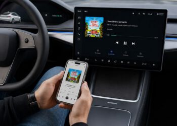 Poslech audioknih pri ceste autem