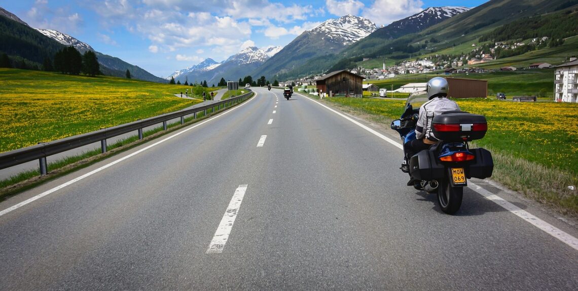 dendoktoor road 6510548 1280